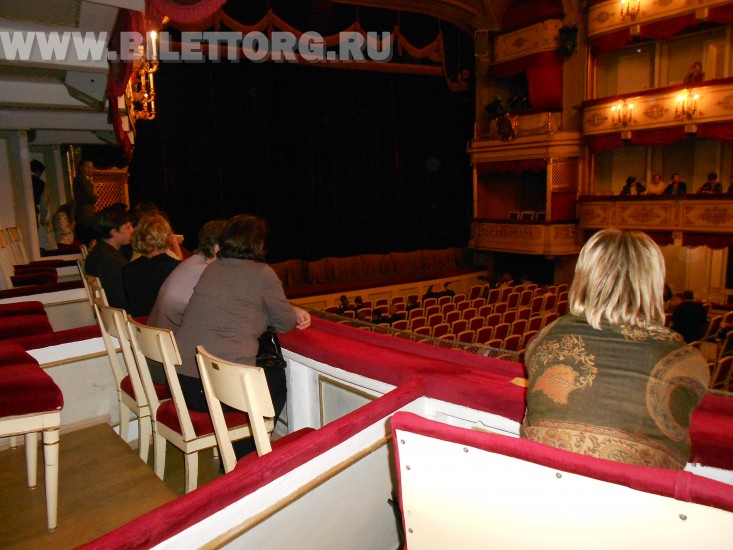 В зале Малого театра - фото 3