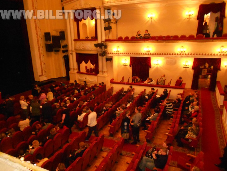 В зале Театра им. Пушкина - фото 2 (партер)
