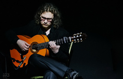 - Flamencura