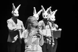 ����� � ����������� (����� ��. ��. ����������� � &laquo;Liquid Theatre&raquo;, ������)