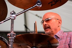 ���� ���� (���) � Blue Organ Trio